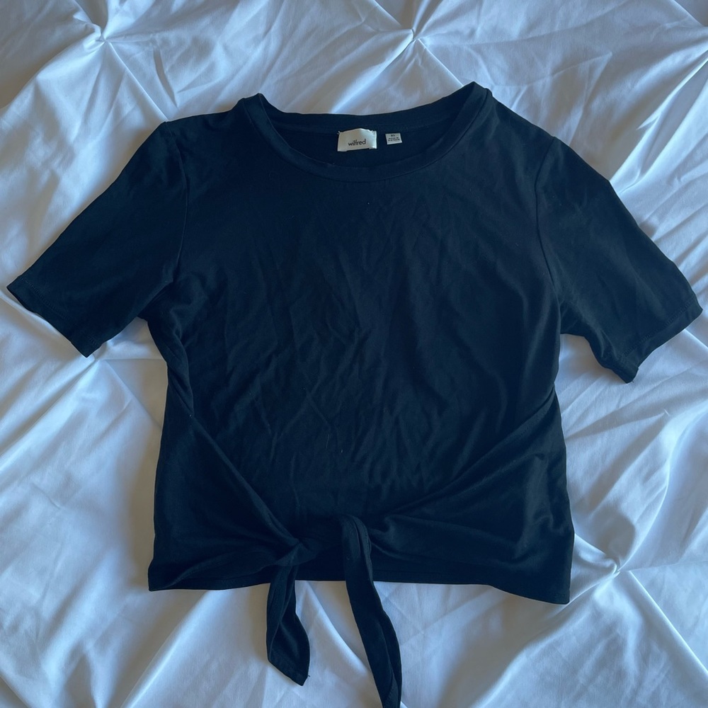 Soft black crop T-shirt with tie at front. Designer is Wilfred by Aritzia.